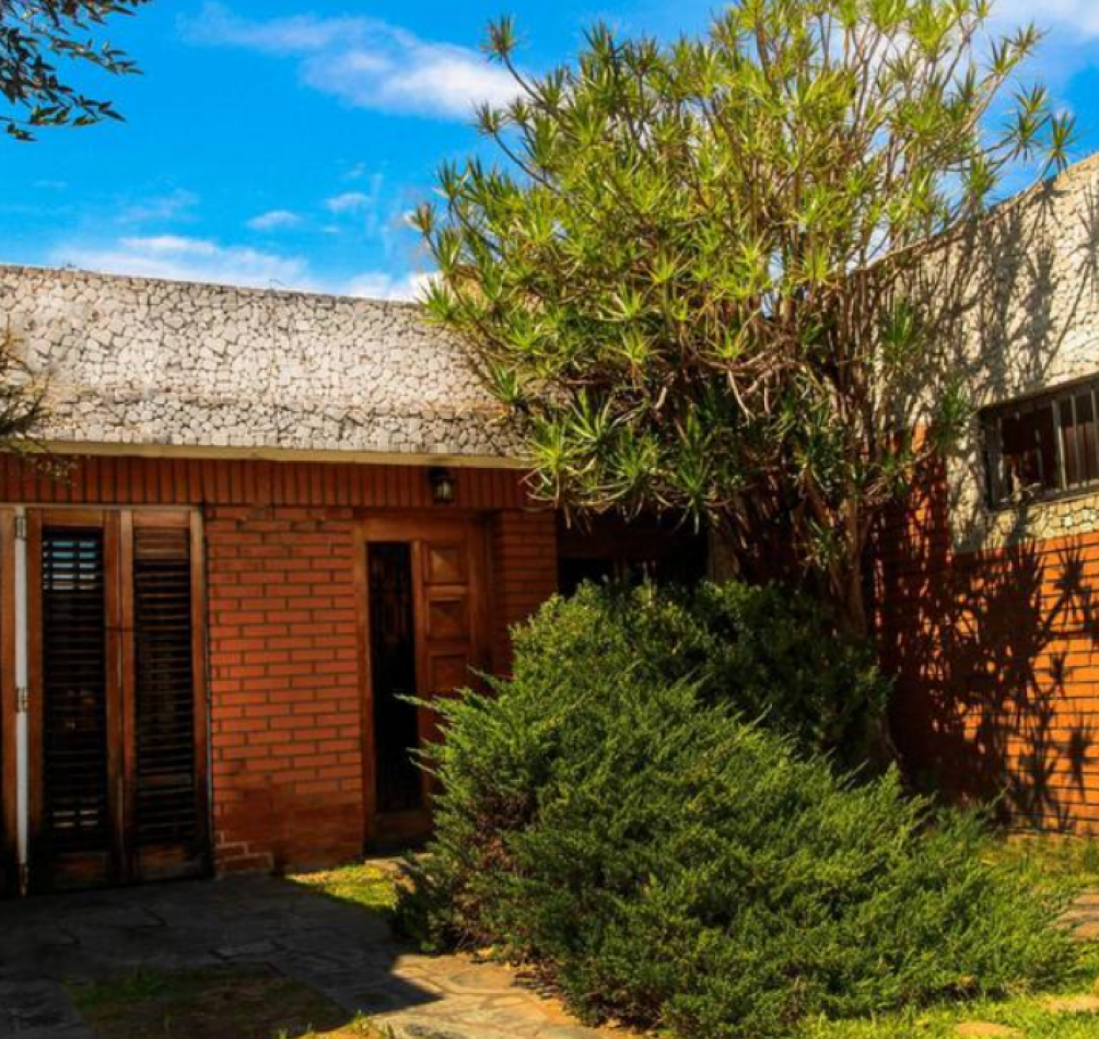 Venta casa 4 ambientes Ituzaingo Norte