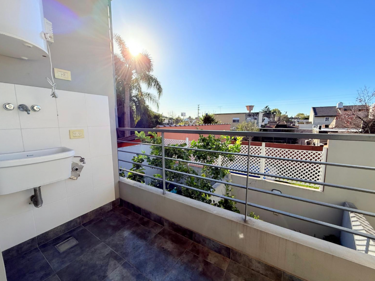 Departamento en venta castelar Norte 2 ambientes con cochera