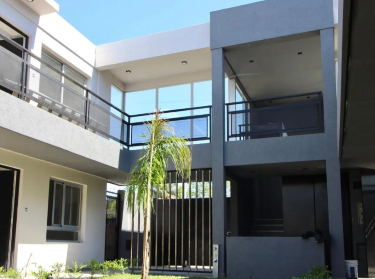 Departamento De Dos Dormitorios, Ubicado En Condominio Cerrado Castelar Sur