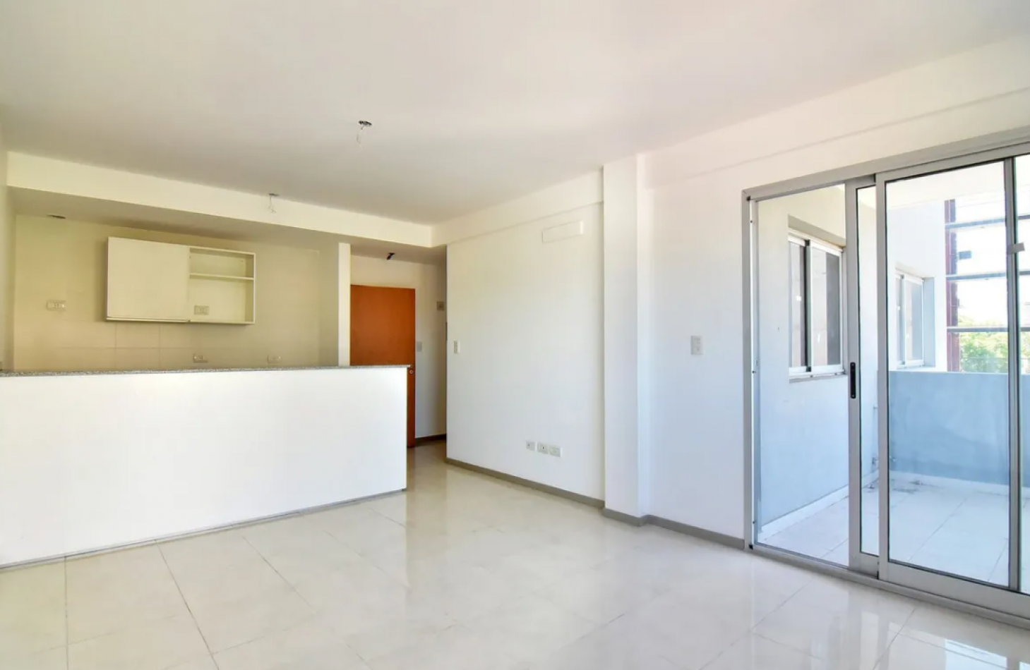Venta departamento 3 ambientes c cochera Moron