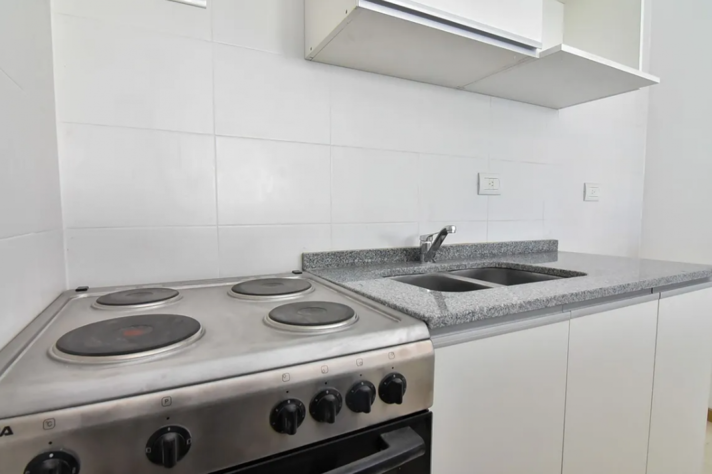 Venta departamento 3 ambientes c cochera Moron