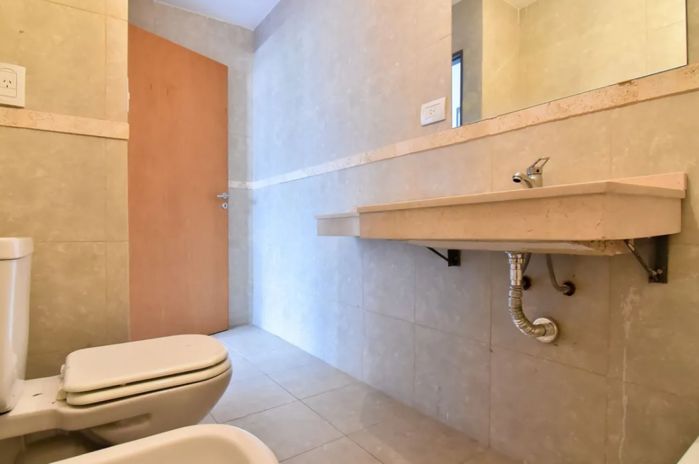 Venta departamento 3 ambientes c cochera Moron
