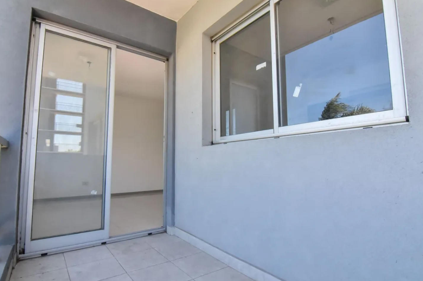 Venta departamento 3 ambientes c cochera Moron