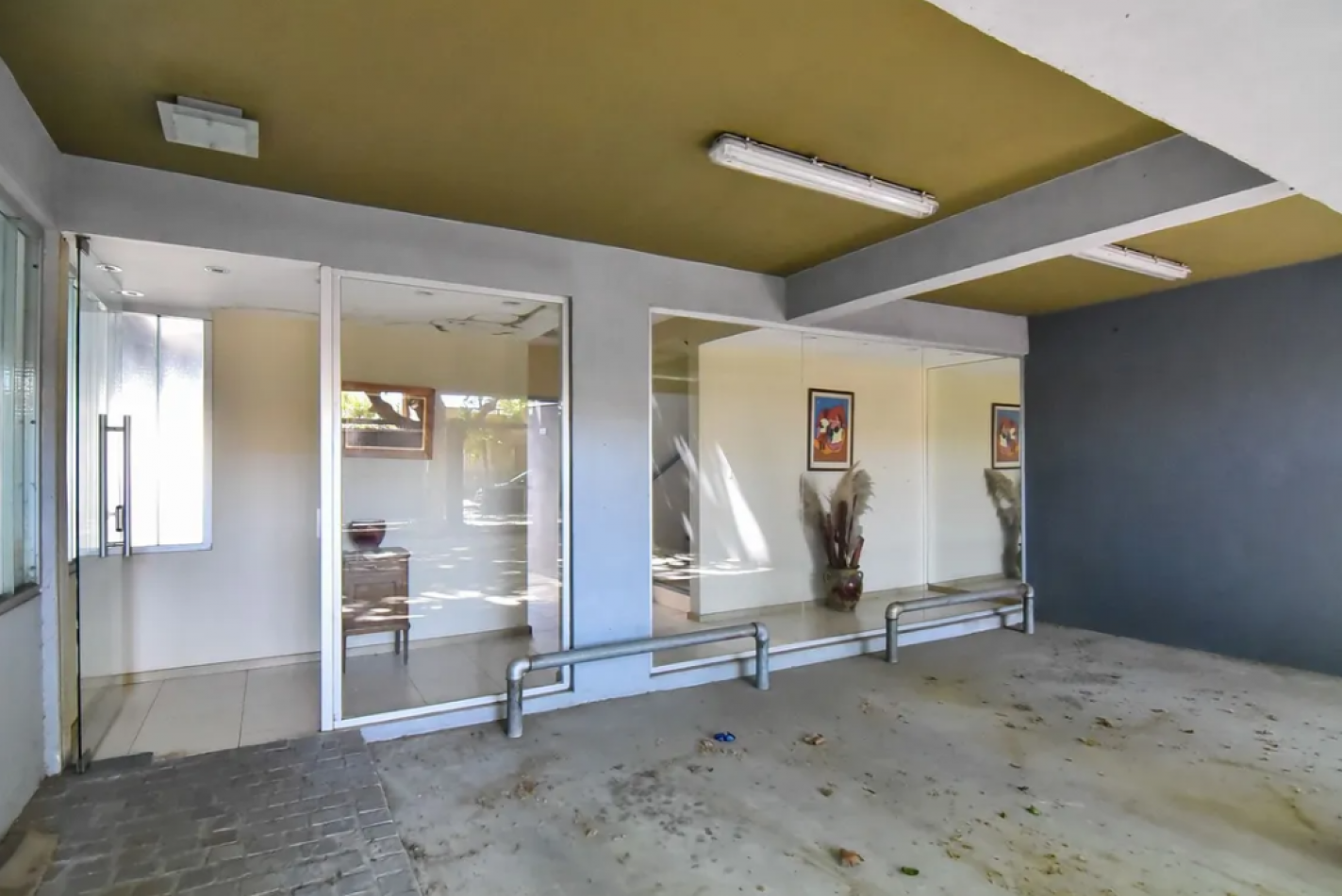 Venta departamento 3 ambientes c cochera Moron