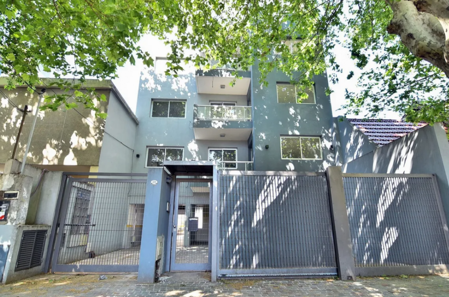 Venta departamento 3 ambientes c cochera Moron