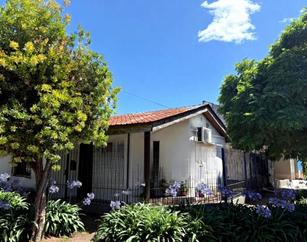 Venta Casa 3 ambientes Ituzaingo