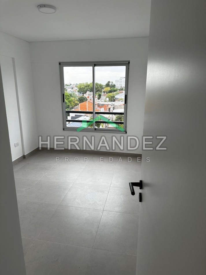 Venta Departamento 2 ambientes con cochera Moron Sur