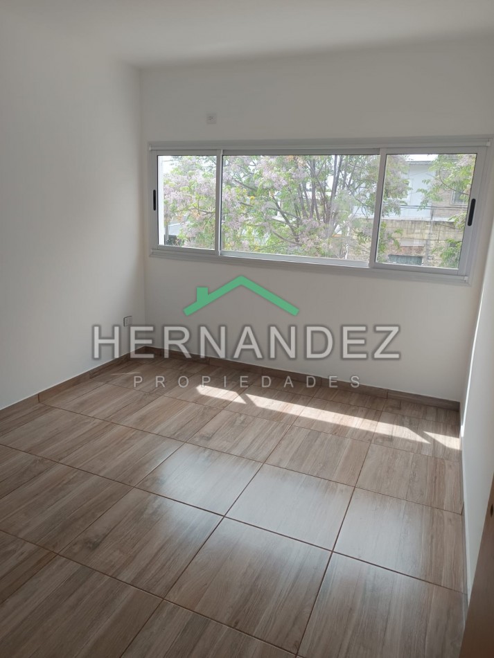 Venta Duplex 2 ambientes y medio Castelar Sur con cochera Apto Credito