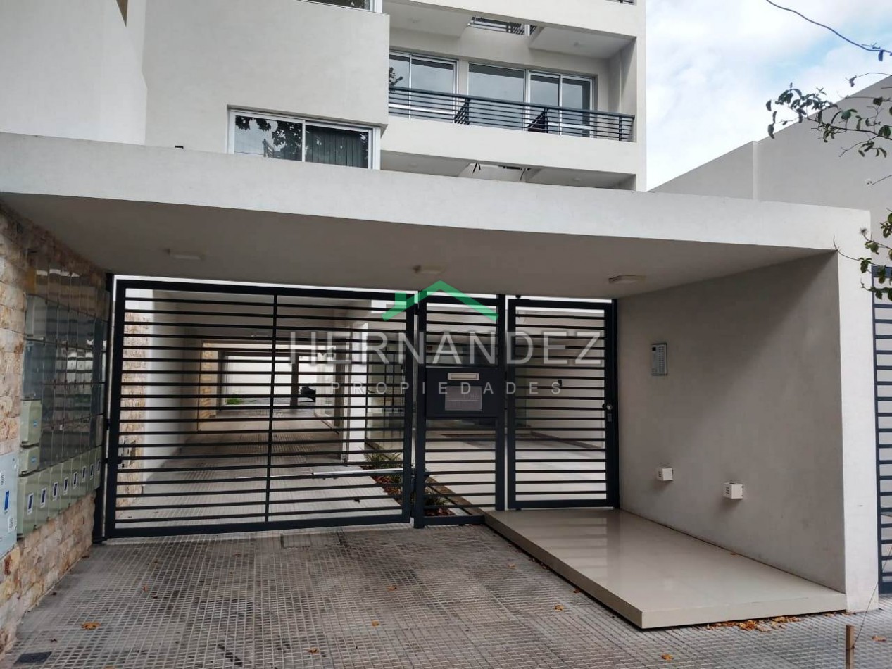 En Venta Departamento 2 Ambientes Moron centro