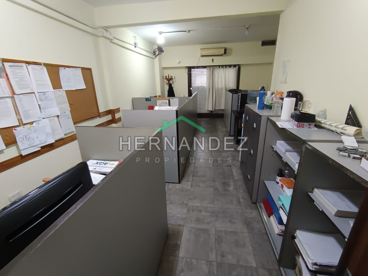 Venta  2 locales comerciales con 3 departamentos