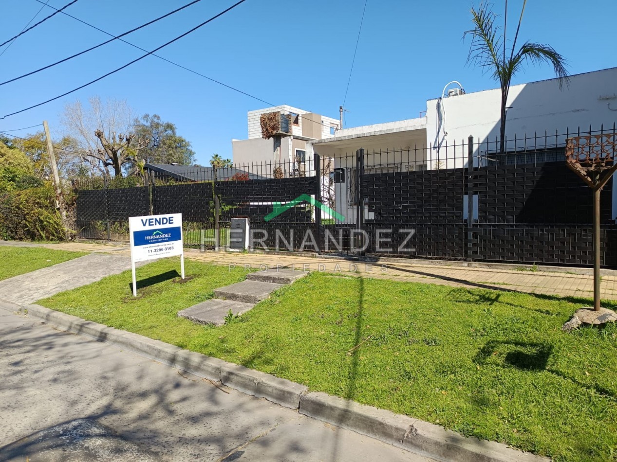 Casa en Venta Ituzaingo con Importante Lote para desarrollo