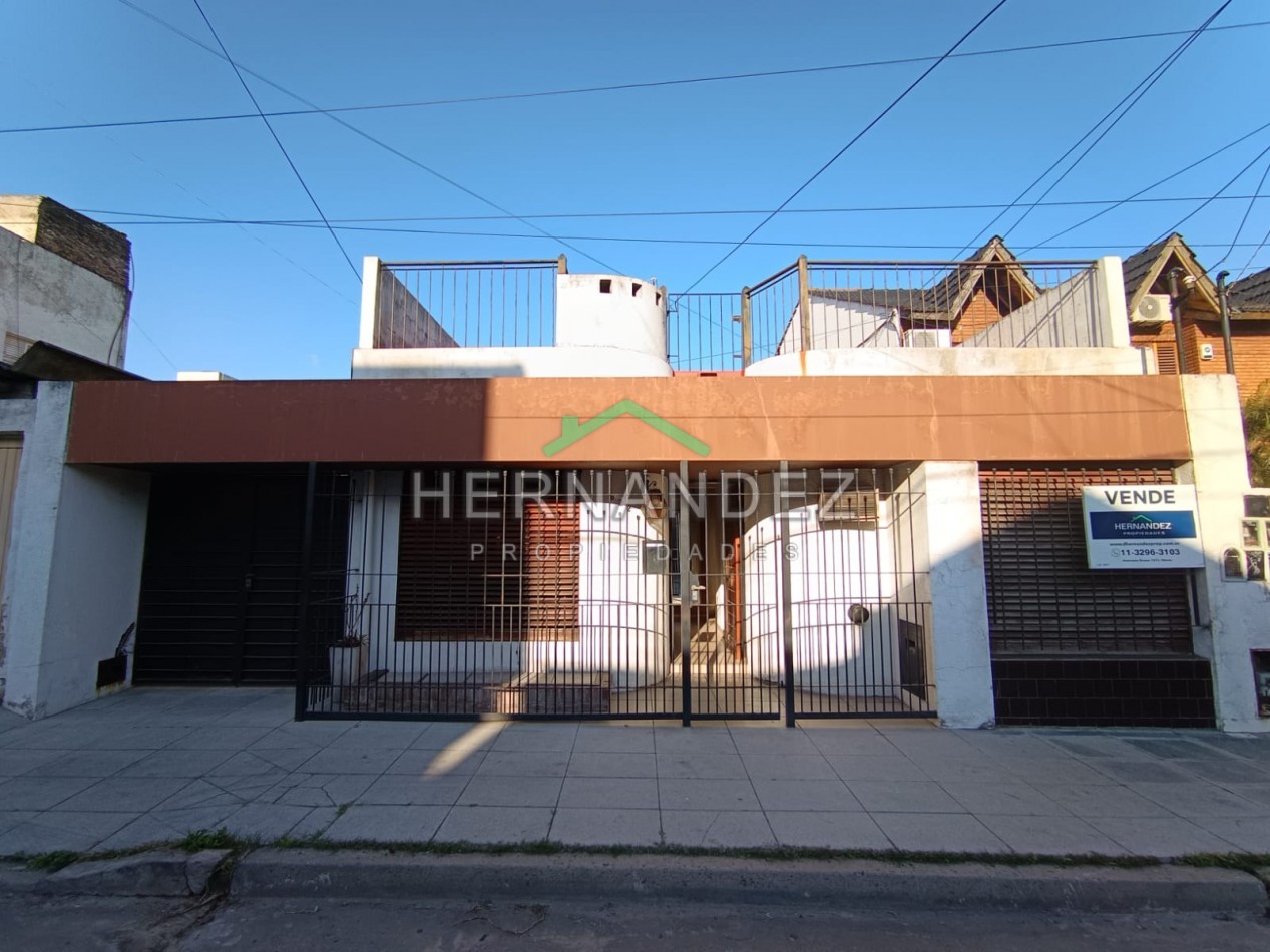 CASA EN VENTA CASTELAR SUR