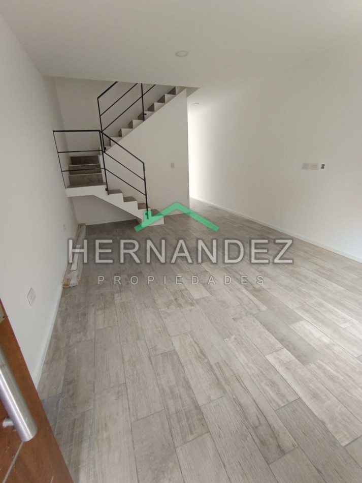 Venta Duplex 3 ambientes Castelar Sur Con cochera Apto Credito