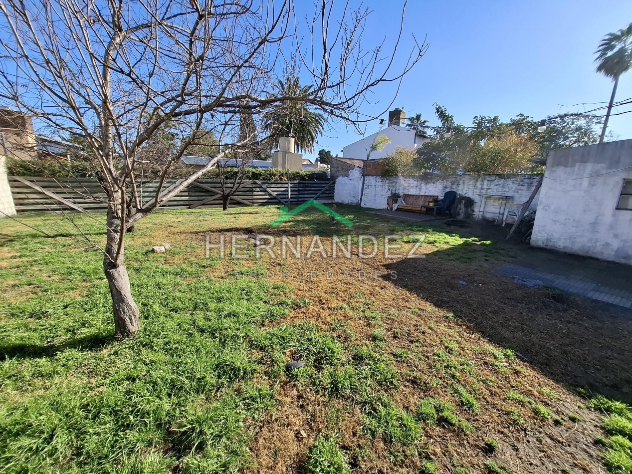 Casa en Venta Ituzaingo con Importante Lote para desarrollo