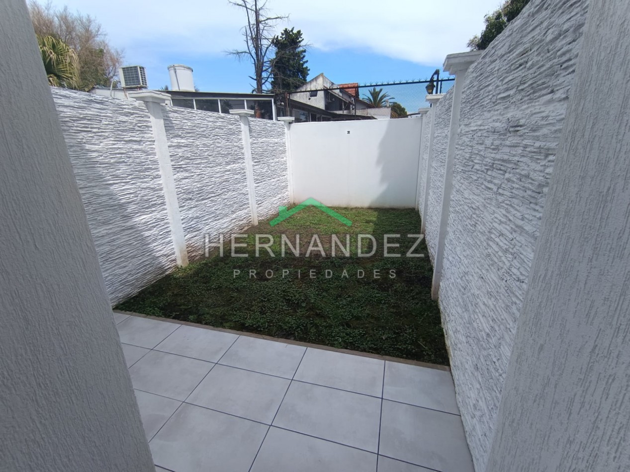 Venta Duplex 2 ambientes y medio Castelar Sur con cochera Apto Credito