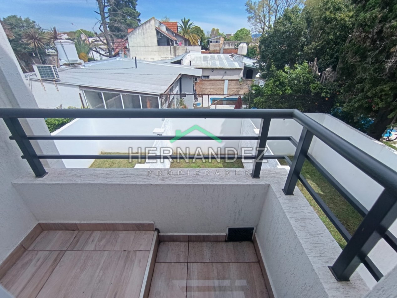 Venta Duplex 2 ambientes y medio Castelar Sur con cochera Apto Credito