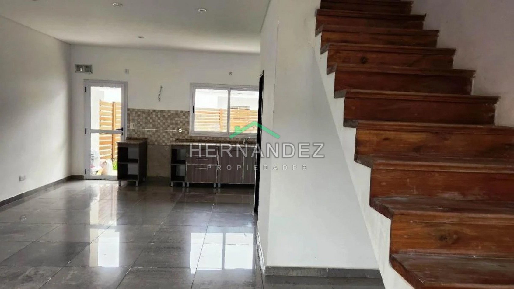 En Venta Duplex en Condominio 4 ambientes Ituzaingo Norte