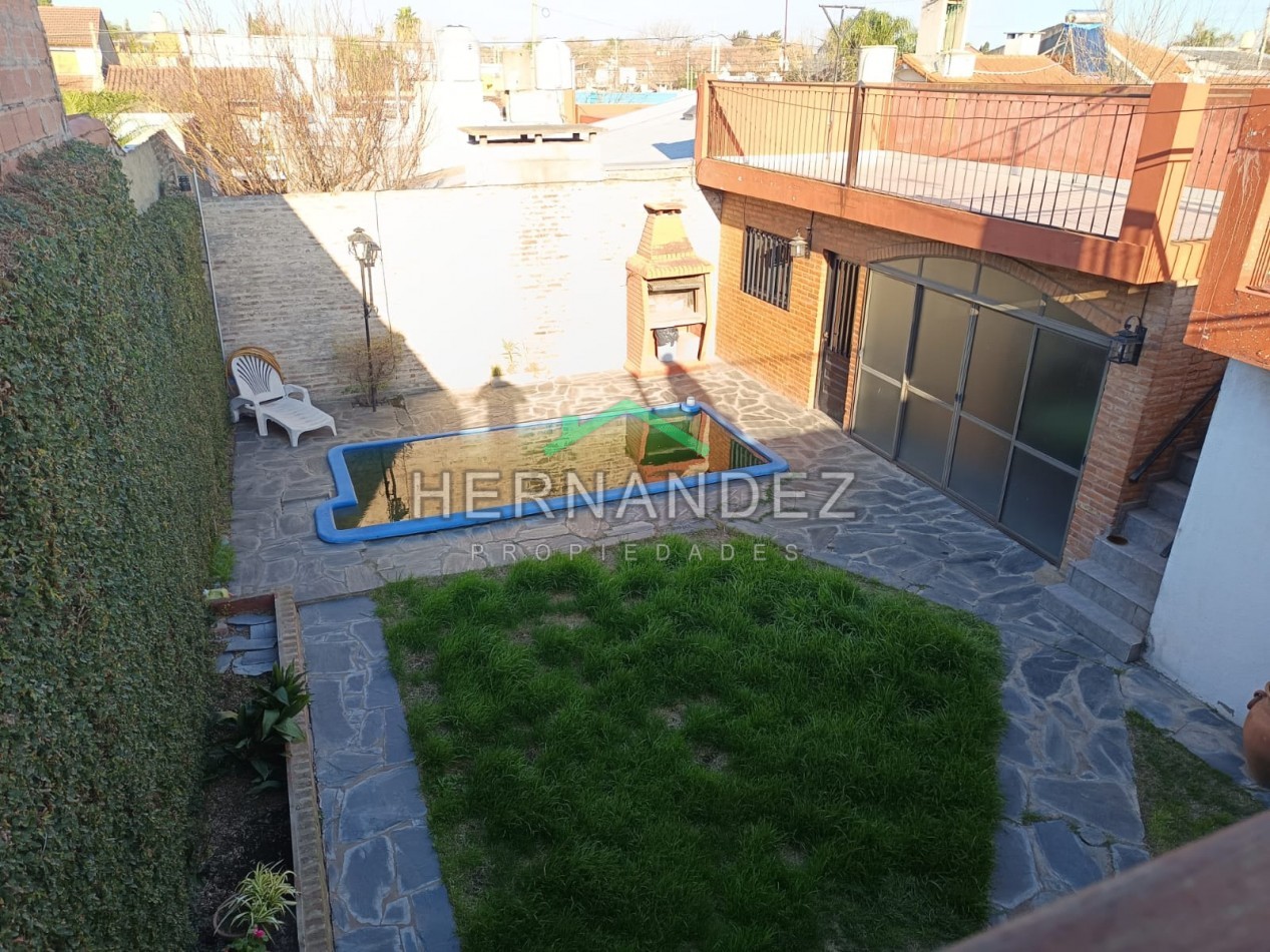 CASA EN VENTA CASTELAR SUR