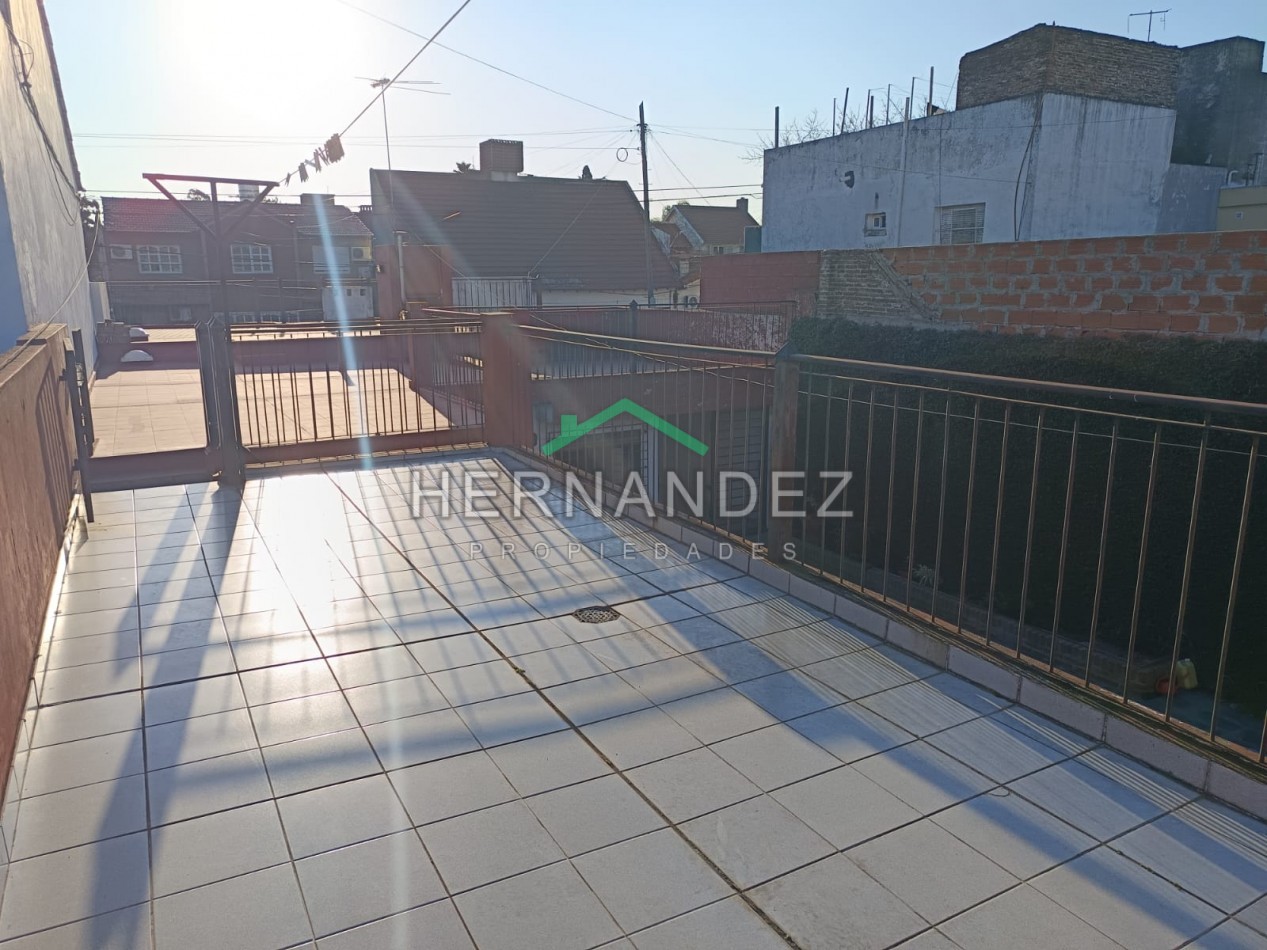 CASA EN VENTA CASTELAR SUR