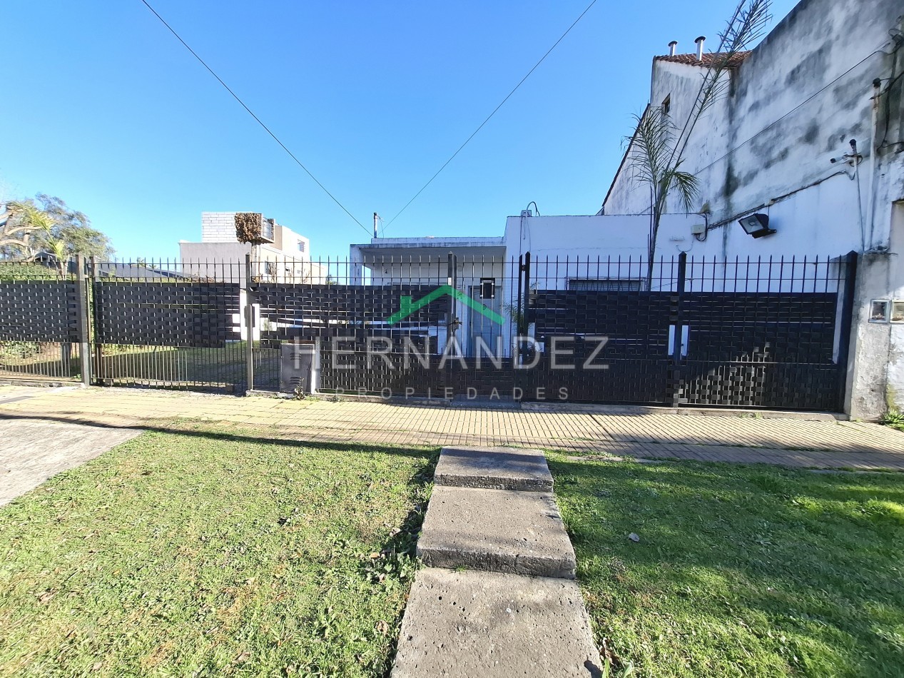 Casa en Venta Ituzaingo con Importante Lote para desarrollo