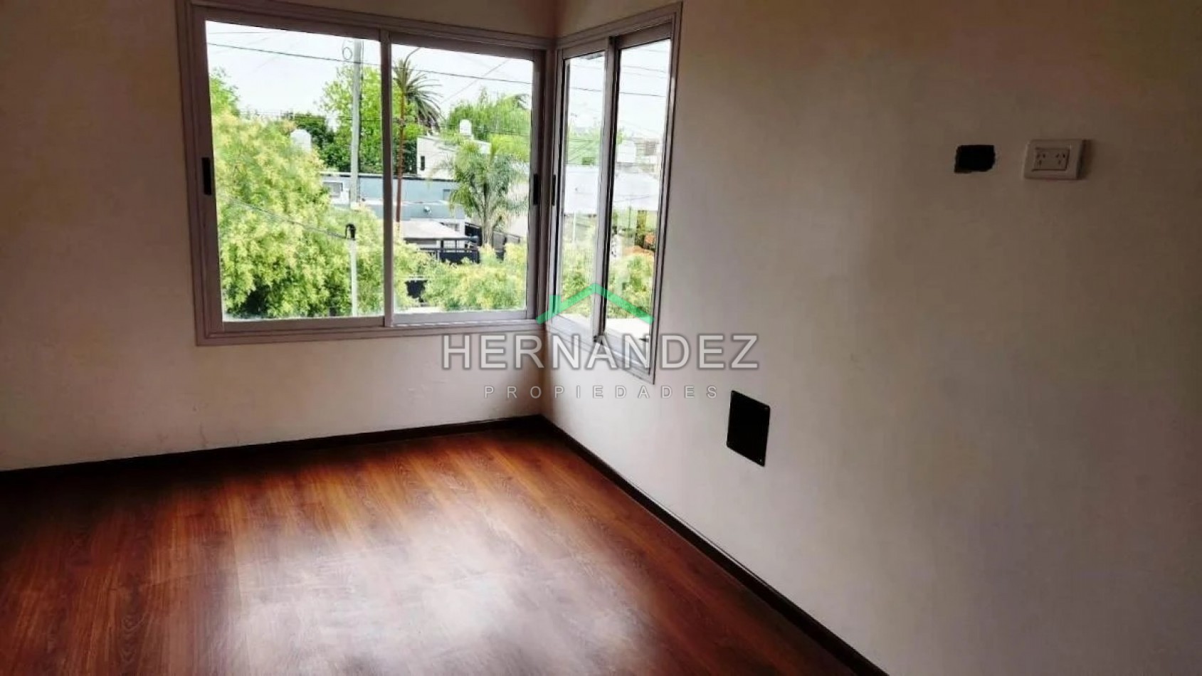 En Venta Duplex en Condominio 4 ambientes Ituzaingo Norte