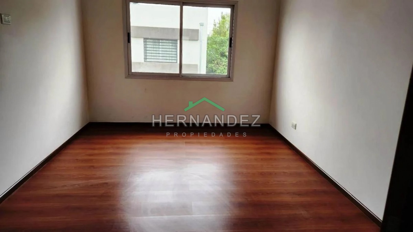 En Venta Duplex en Condominio 4 ambientes Ituzaingo Norte