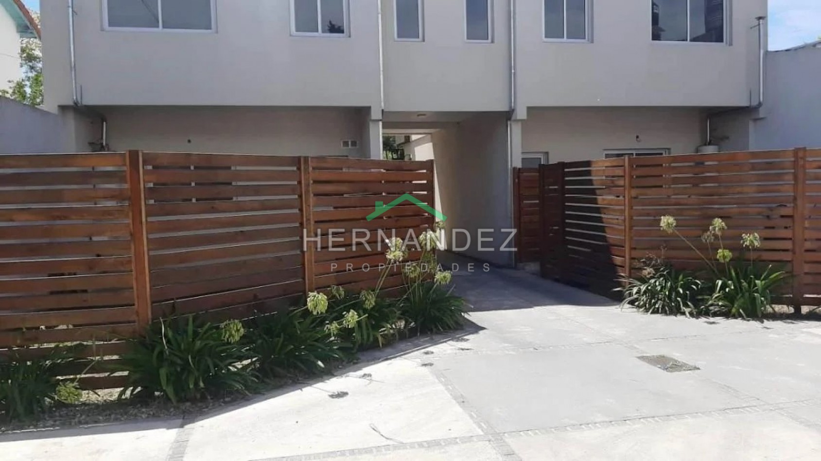 En Venta Duplex en Condominio 4 ambientes Ituzaingo Norte