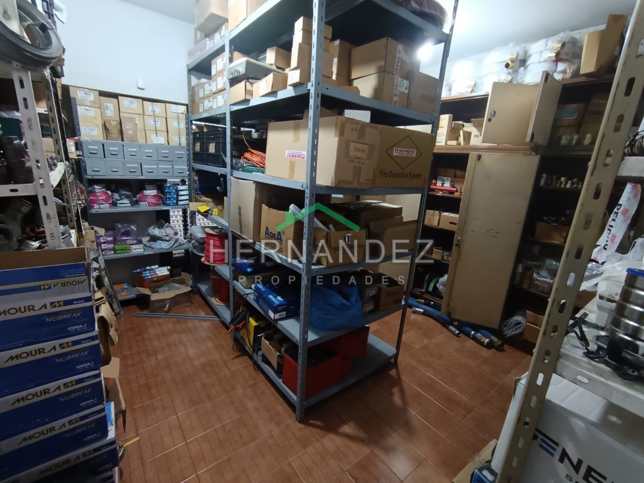 Venta  2 locales comerciales con 3 departamentos