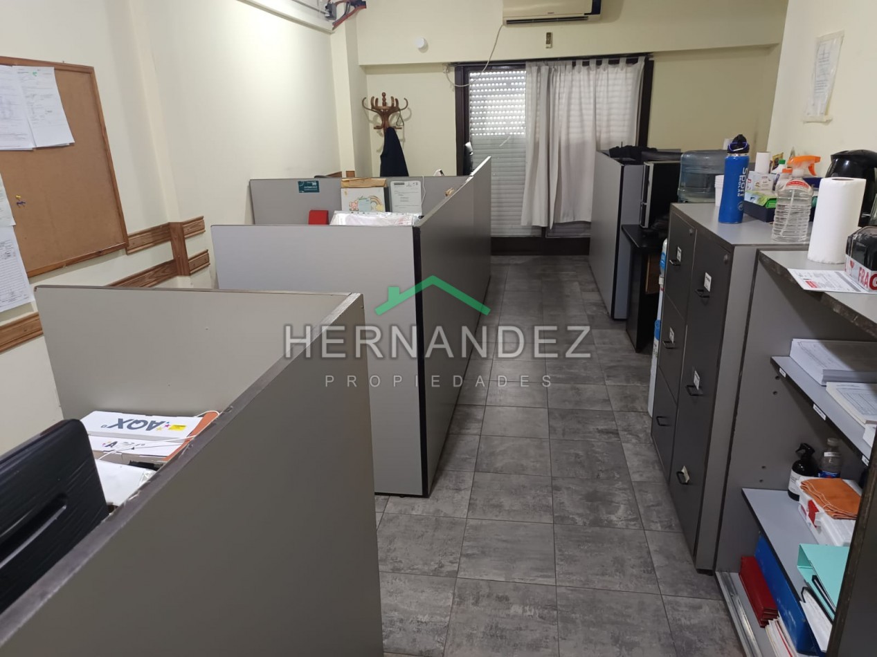 Venta  2 locales comerciales con 3 departamentos