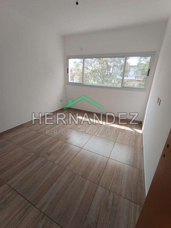 Venta Duplex 2 ambientes y medio Castelar Sur con cochera Apto Credito