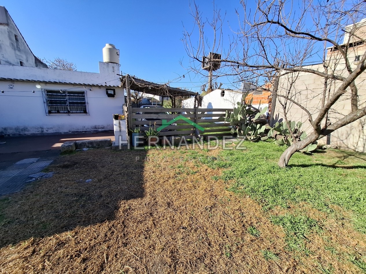 Casa en Venta Ituzaingo con Importante Lote para desarrollo