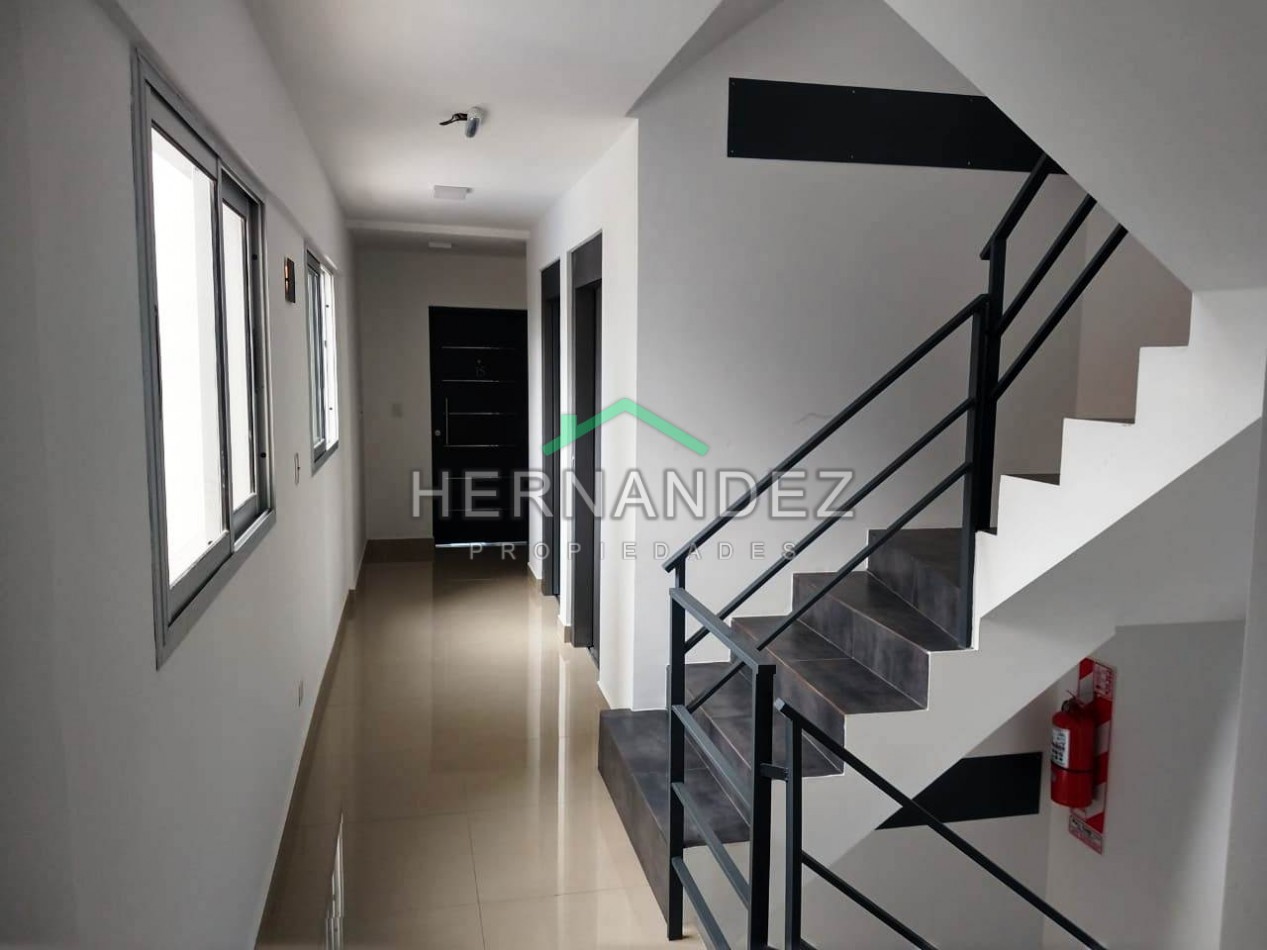 En Venta Departamento 2 Ambientes Moron centro