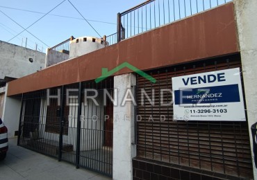 CASA EN VENTA CASTELAR SUR